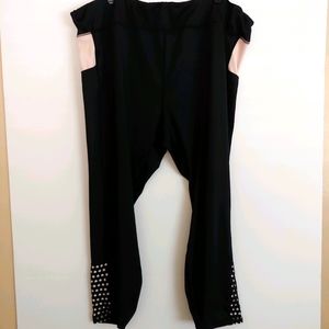 Avenue 26/28 Leisure Active Black Workout Leggings